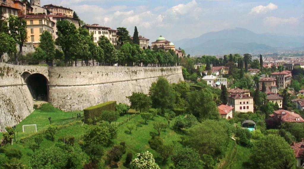 Donizetti Royal Hotel Bergamo Bagian luar foto