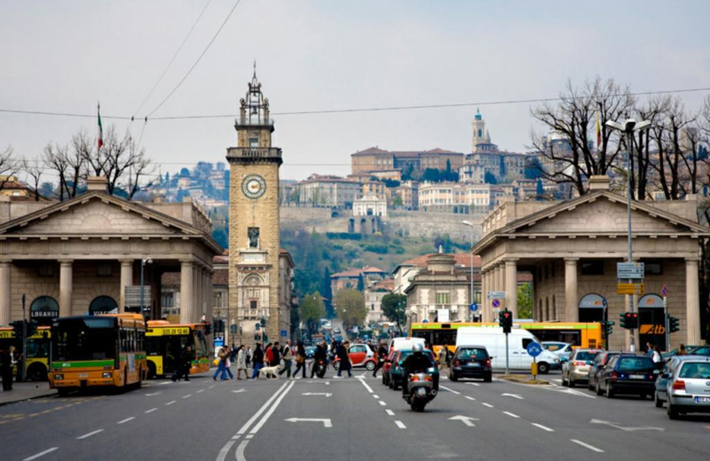 Donizetti Royal Hotel Bergamo Bagian luar foto