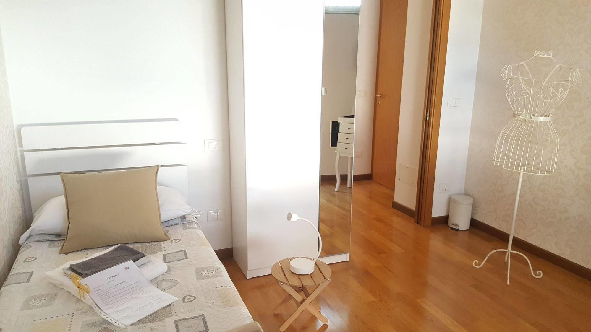 Donizetti Royal Hotel Bergamo Bagian luar foto