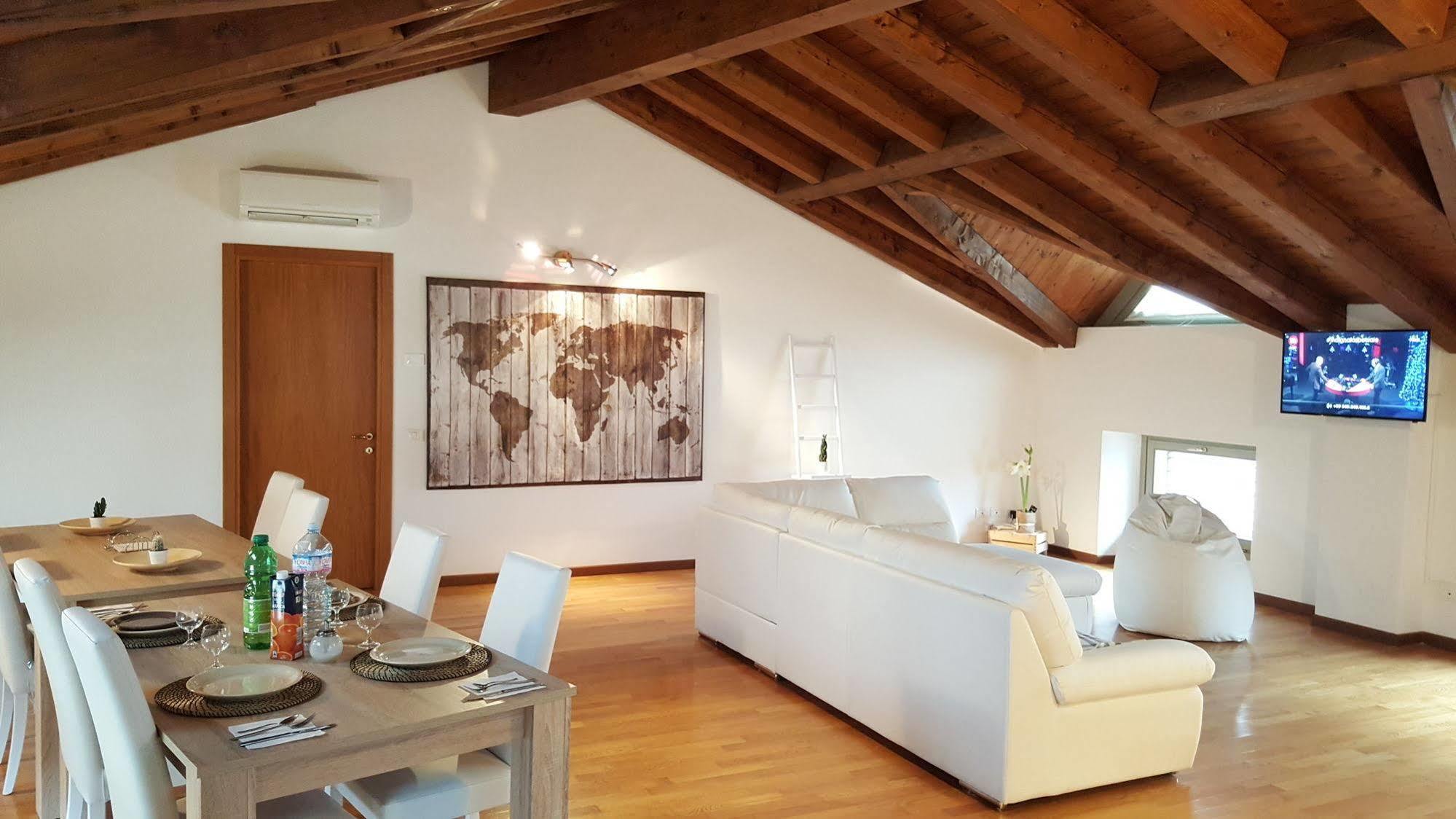 Donizetti Royal Hotel Bergamo Bagian luar foto